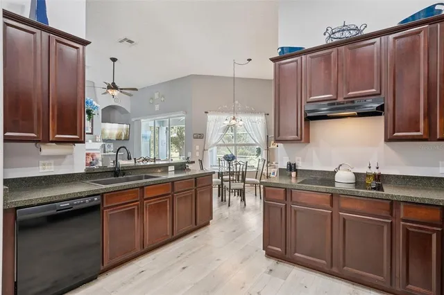 $675,000 | 529 Johns Landing Way, Oakland, FL 34787