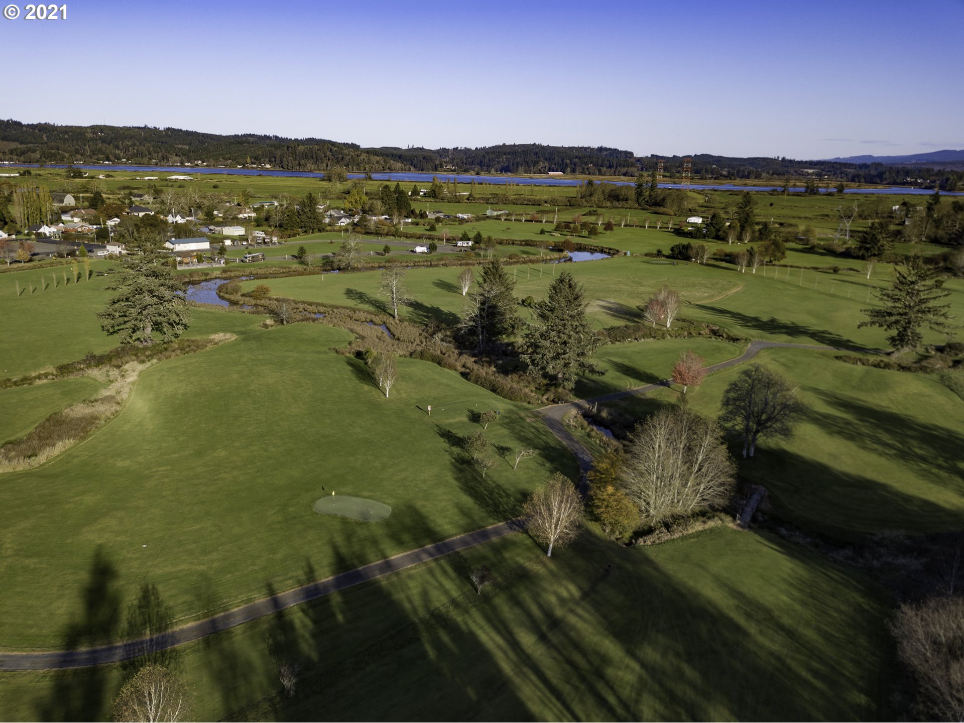 26 Bella Ridge Road Astoria, OR 97103 - Photo 4 of 4 a view of lake and city