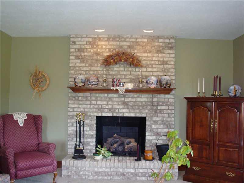 178 Brownsdale Road Butler, PA 16002 - Photo 14 of 21 Living Room.