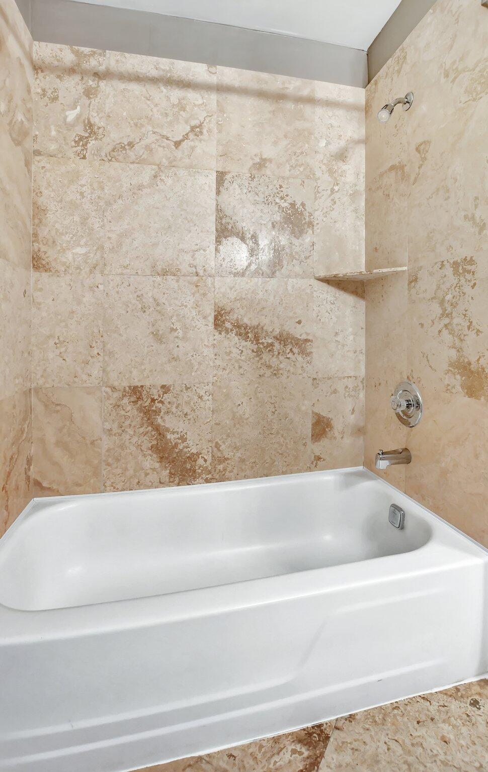 6461 Northwest 2nd Avenue, Unit 516 Boca Raton, FL 33487 - Photo 22 of 43 Main bath tub