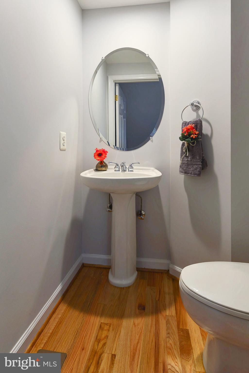 807 Capitol Square Place Southwest Washington, DC 20024 - Photo 8 of 30 a bathroom with a sink and a mirror