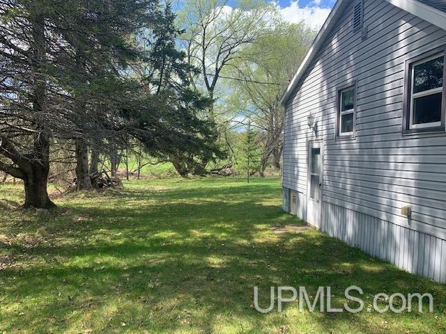 1114 Willow Road Gladstone, MI 49837 - Photo 32 of 43