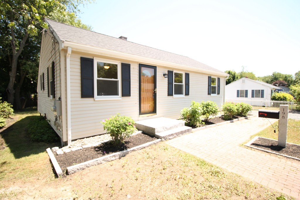 198 Levin Road Rockland, MA 02370 - Photo 3 of 15 Gallery Image 3
