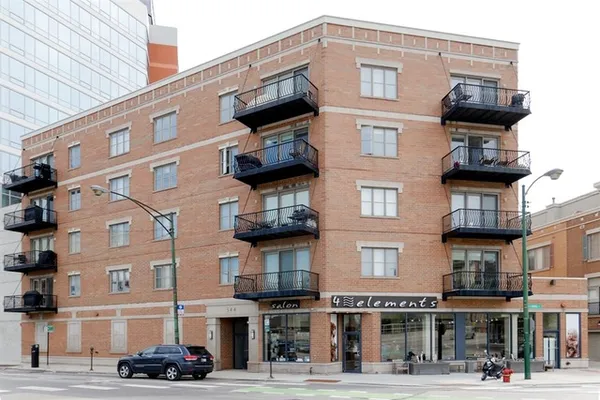 $530,000 | 544 North Milwaukee Avenue, Unit 402, Chicago, IL 60642