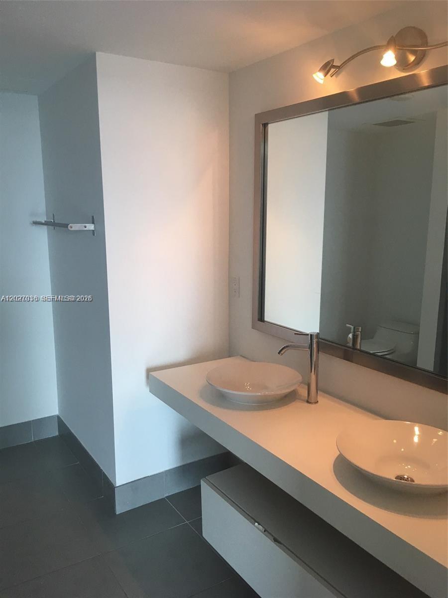 92 Southwest 3rd Street, Unit 3404 Miami, FL 33130 - Photo 9 of 10
