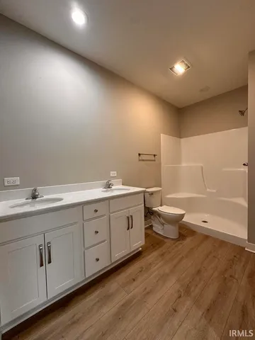 $1,950 | 3824 High Pointe Drive, Newburgh, IN 47630