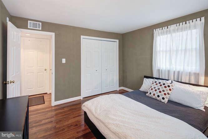 915 Robin Road Silver Spring, MD 20901 - Photo 15 of 29 Bedroom (Master)