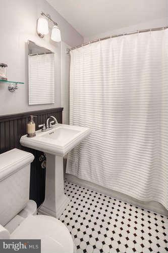 915 Robin Road Silver Spring, MD 20901 - Photo 18 of 29 Bath (Master)