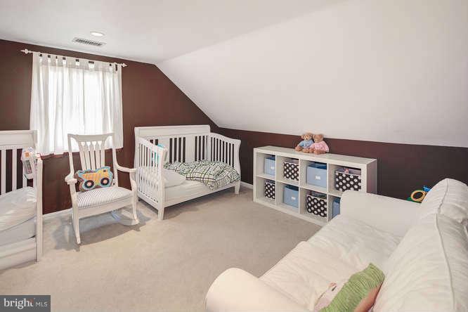 915 Robin Road Silver Spring, MD 20901 - Photo 22 of 29 Bedroom