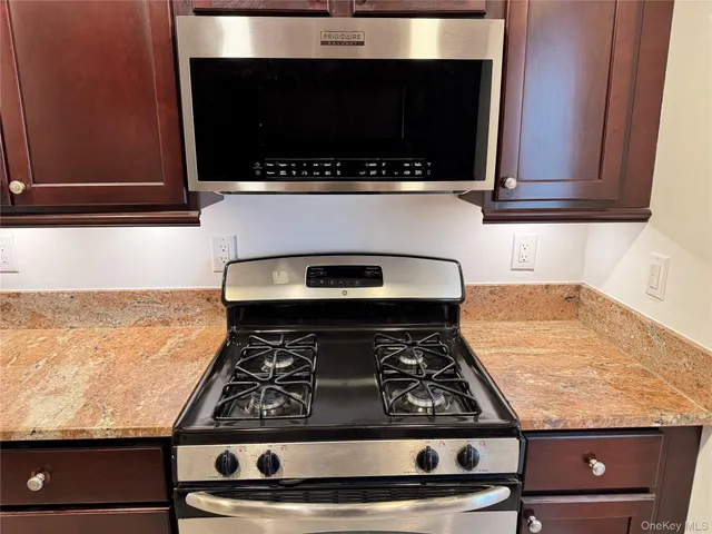 $3,500 | 103 Gedney Street, Unit 4M, Nyack, NY 10960