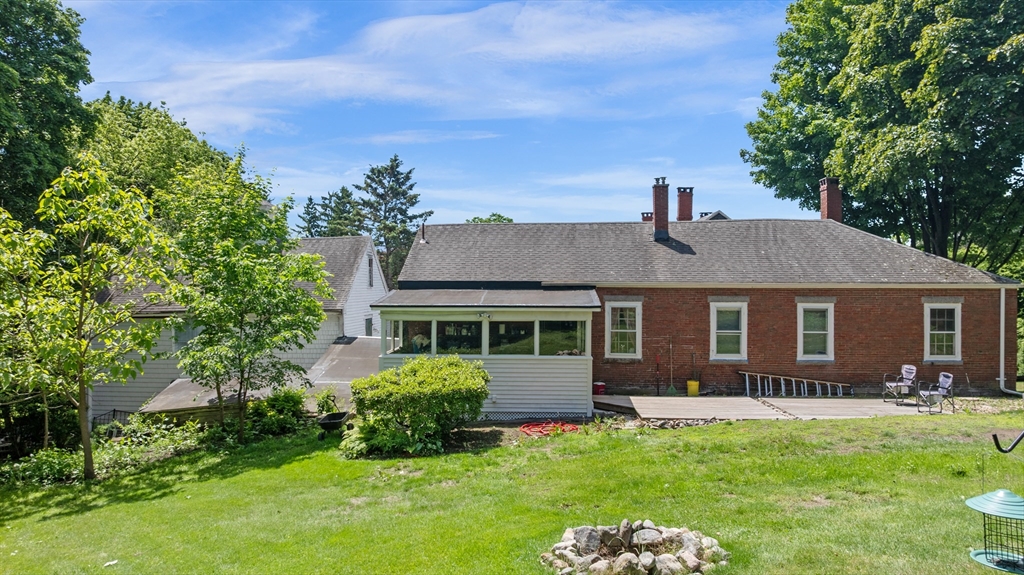 14 Poplar Street Danvers, MA 01923 - Photo 3 of 38