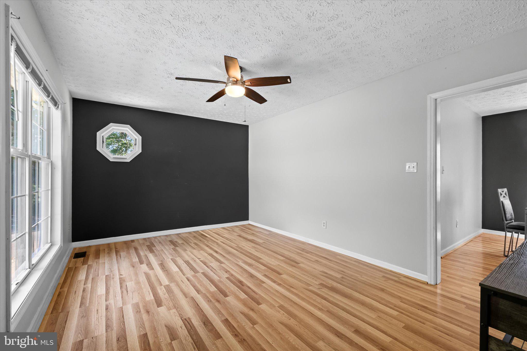 252 Evergreen Road Louisa, VA 23093 - Photo 9 of 39 living room