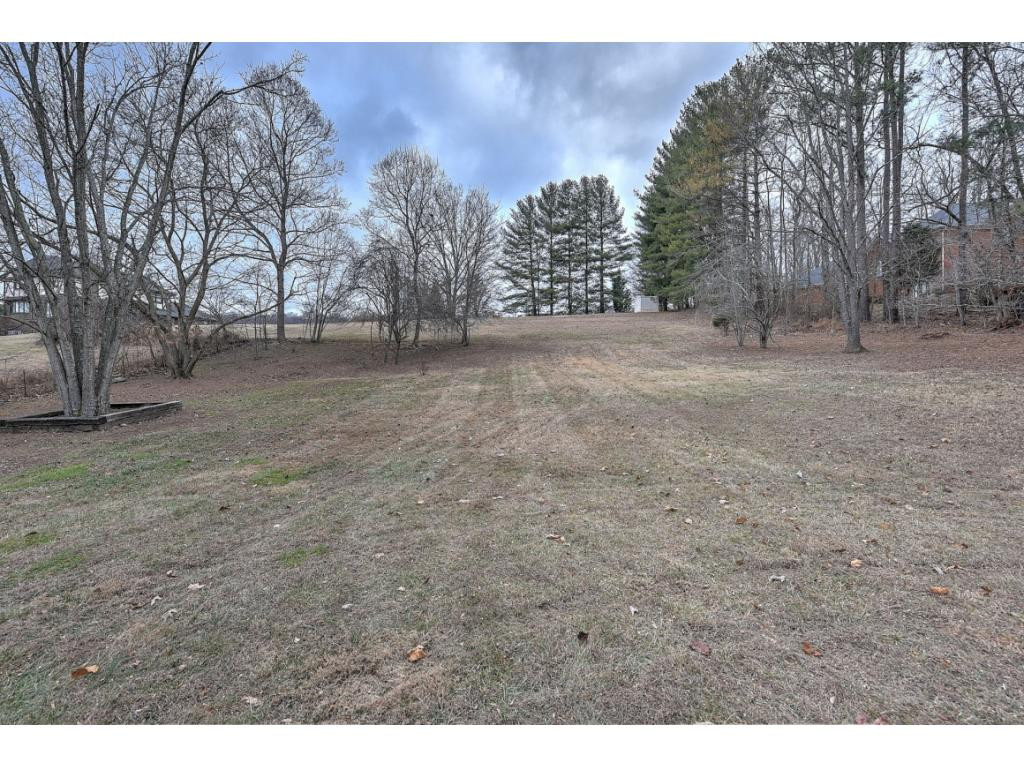 1230 Fall Creek Road Kingsport, TN 37664 - Photo 35 of 36 Photo 35