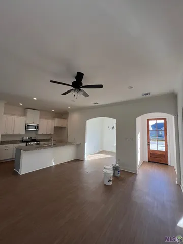 $293,900 | 18725 Seabiscuit Lane, Zachary, LA 70791