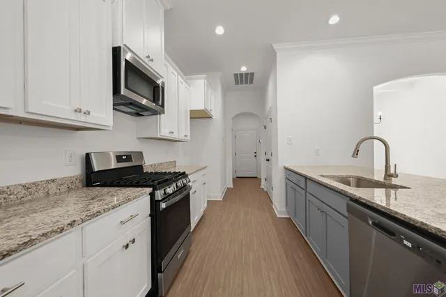 $293,900 | 18725 Seabiscuit Lane, Zachary, LA 70791