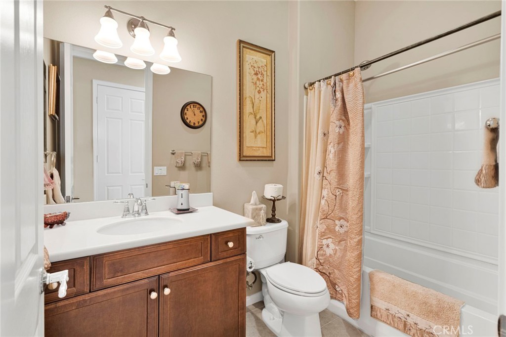 10397 Darby Road Apple Valley, CA 92308 - Photo 26 of 52 Hallway Bathroom