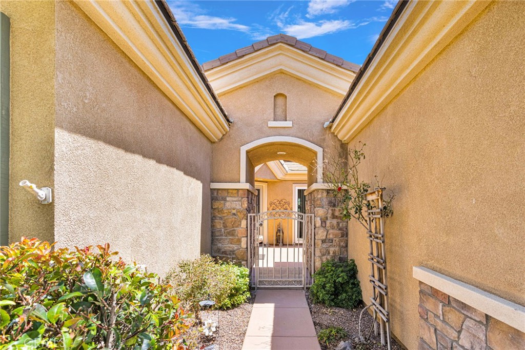 10397 Darby Road Apple Valley, CA 92308 - Photo 4 of 52