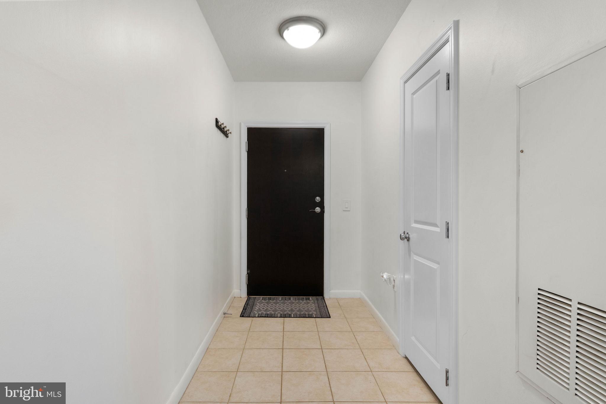 851 North Glebe Road, Unit 1011 Arlington, VA 22203 - Photo 7 of 41 a view of an empty room