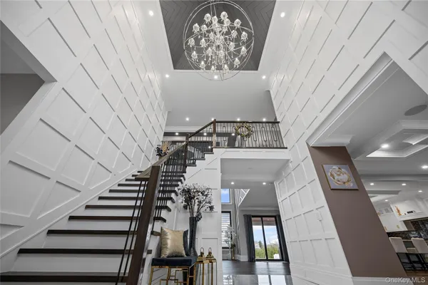 a view of entryway and hall