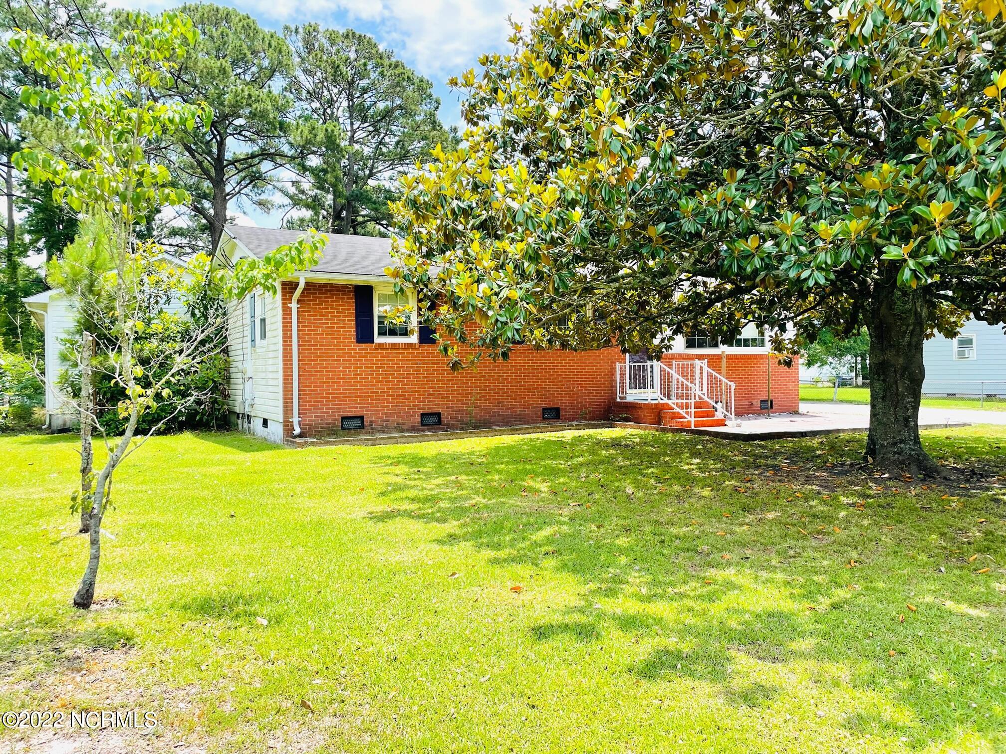 337 Sunset Road Jacksonville, NC 28546 - Photo 3 of 39 IMG_1543