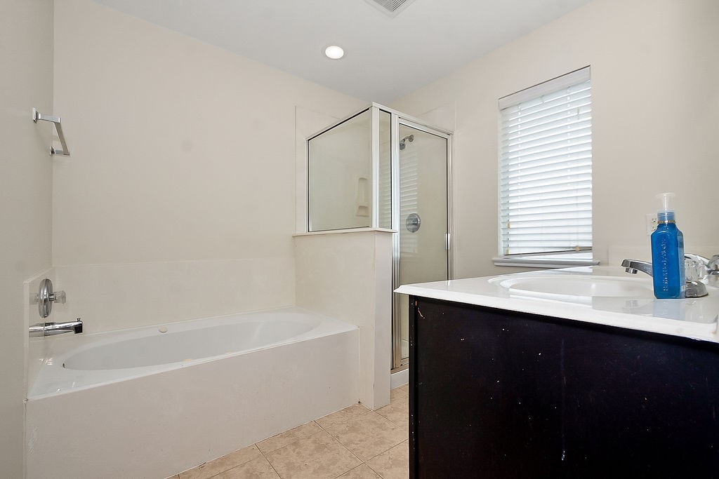 1014 Vernage Road Houston, TX 77047 - Photo 16 of 19 Gallery Image 16