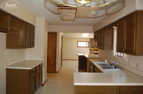 4416 Regency Road Swartz Creek, MI 48473 - Photo 9 of 18 20185847-8.JPG