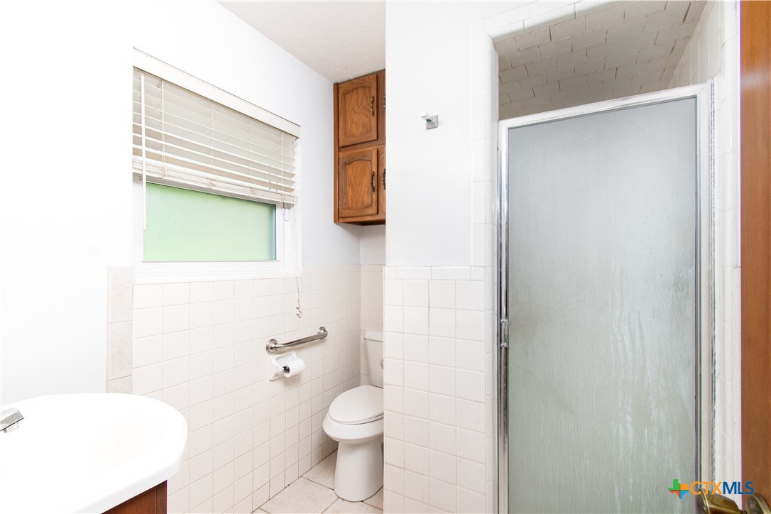 531 Santa Rosa Road Salado, TX 76571 - Photo 18 of 32 Master Bath