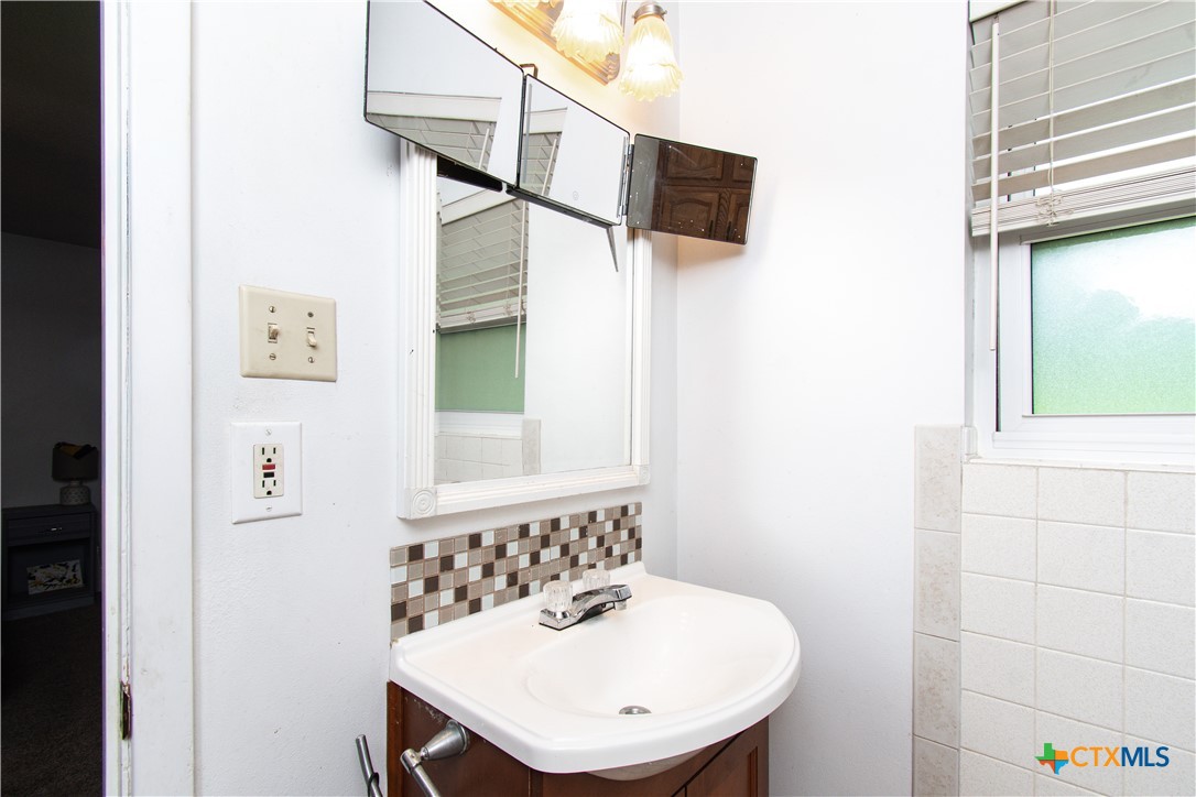 531 Santa Rosa Road Salado, TX 76571 - Photo 19 of 32