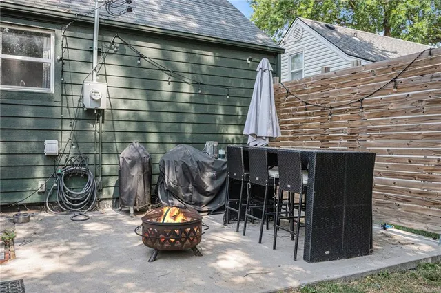 $299,500 | 917 East 77th Street, Kansas City, MO 64131