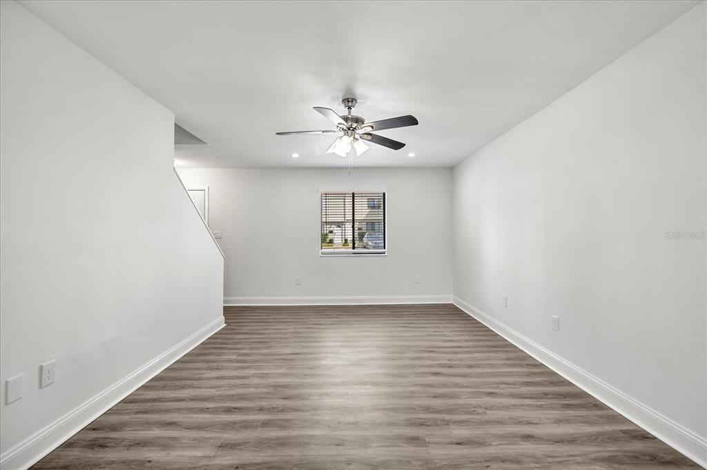 217 Debora Court Altamonte Springs, FL 32701 - Photo 3 of 29