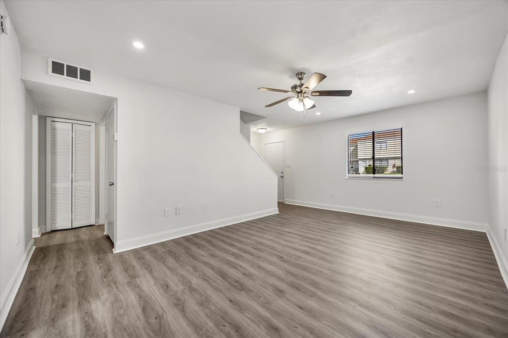 217 Debora Court Altamonte Springs, FL 32701 - Photo 4 of 29