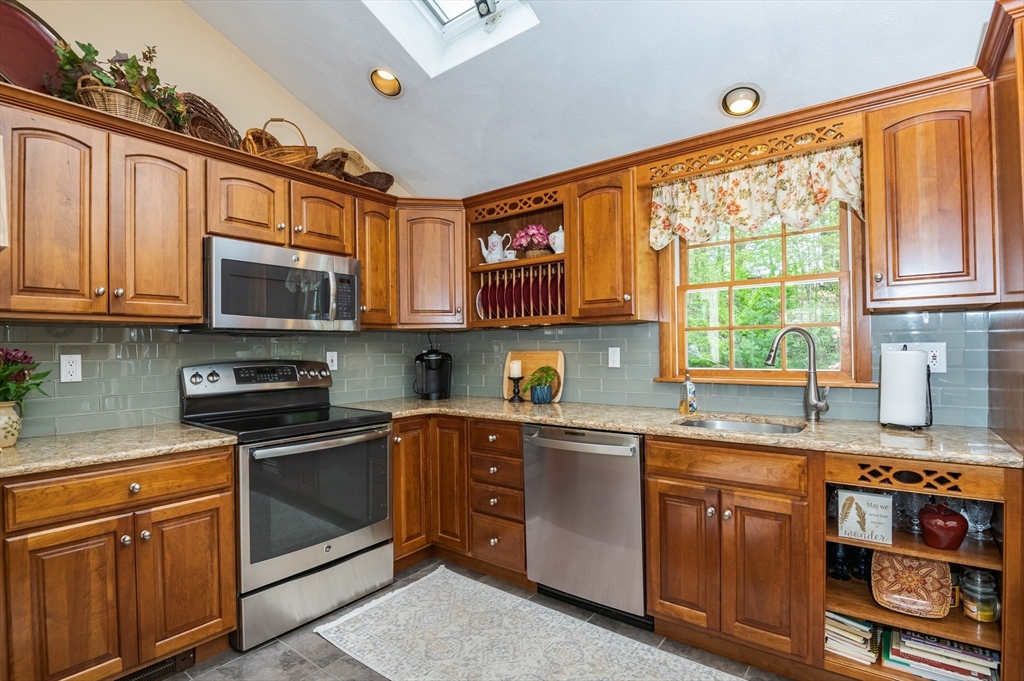 64 Dana Road Reading, MA 01867 - Photo 11 of 42 Gallery Image 11