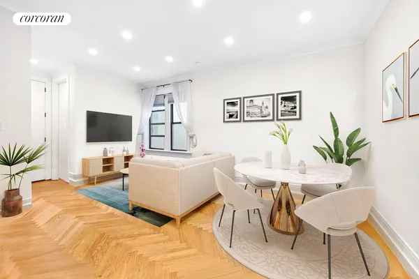 a picture of a book shelf