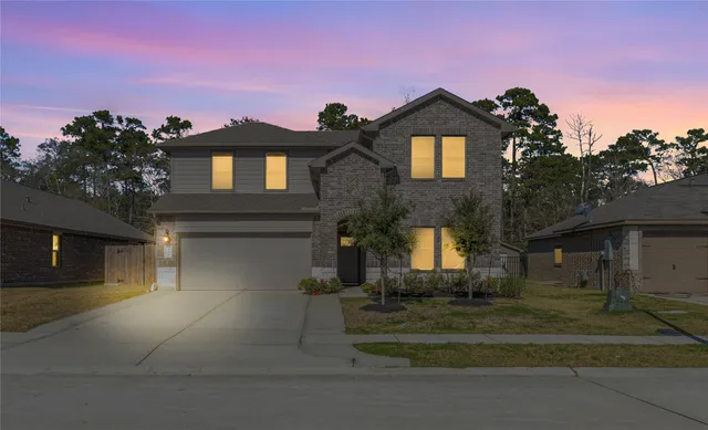 $415,000 | 430 Kickapoo Drive, Anahuac, TX 77514