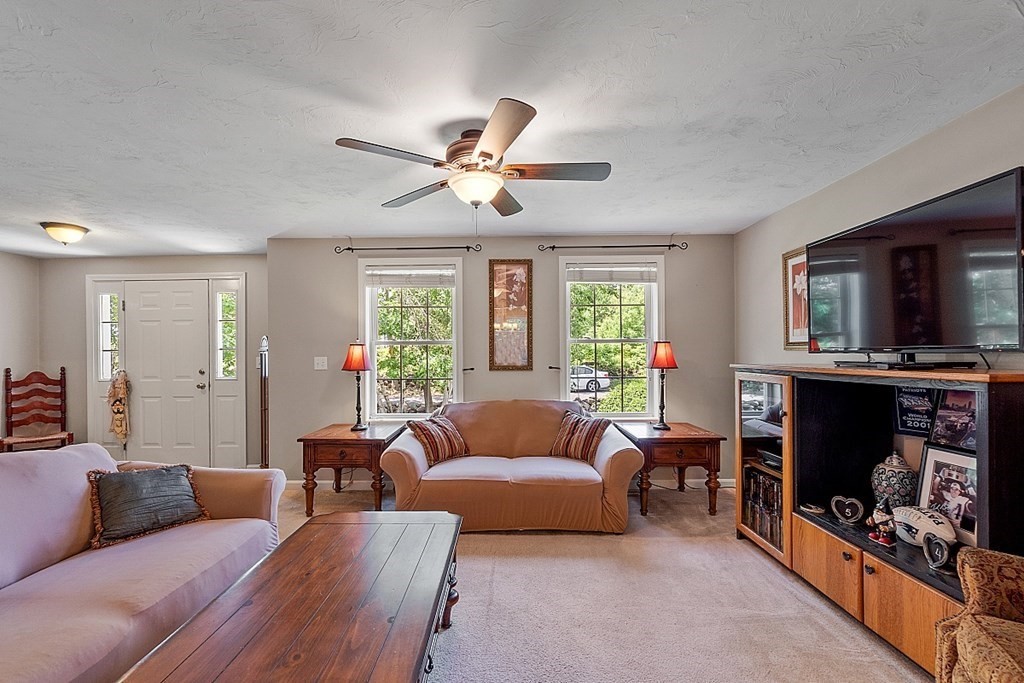 234 Gray Road Templeton, MA 01468 - Photo 6 of 40