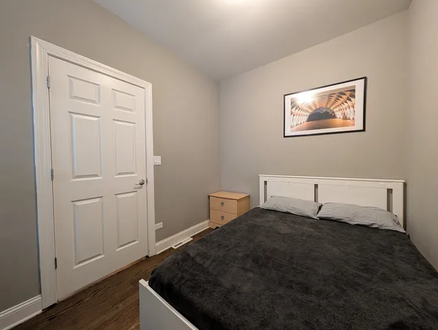 $2,895 | 1911 West Addison Street, Unit 1, Chicago, IL 60613