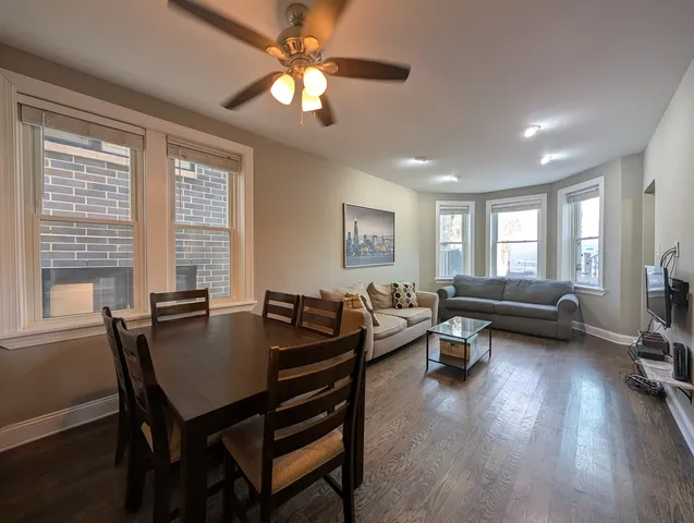 $2,895 | 1911 West Addison Street, Unit 1, Chicago, IL 60613