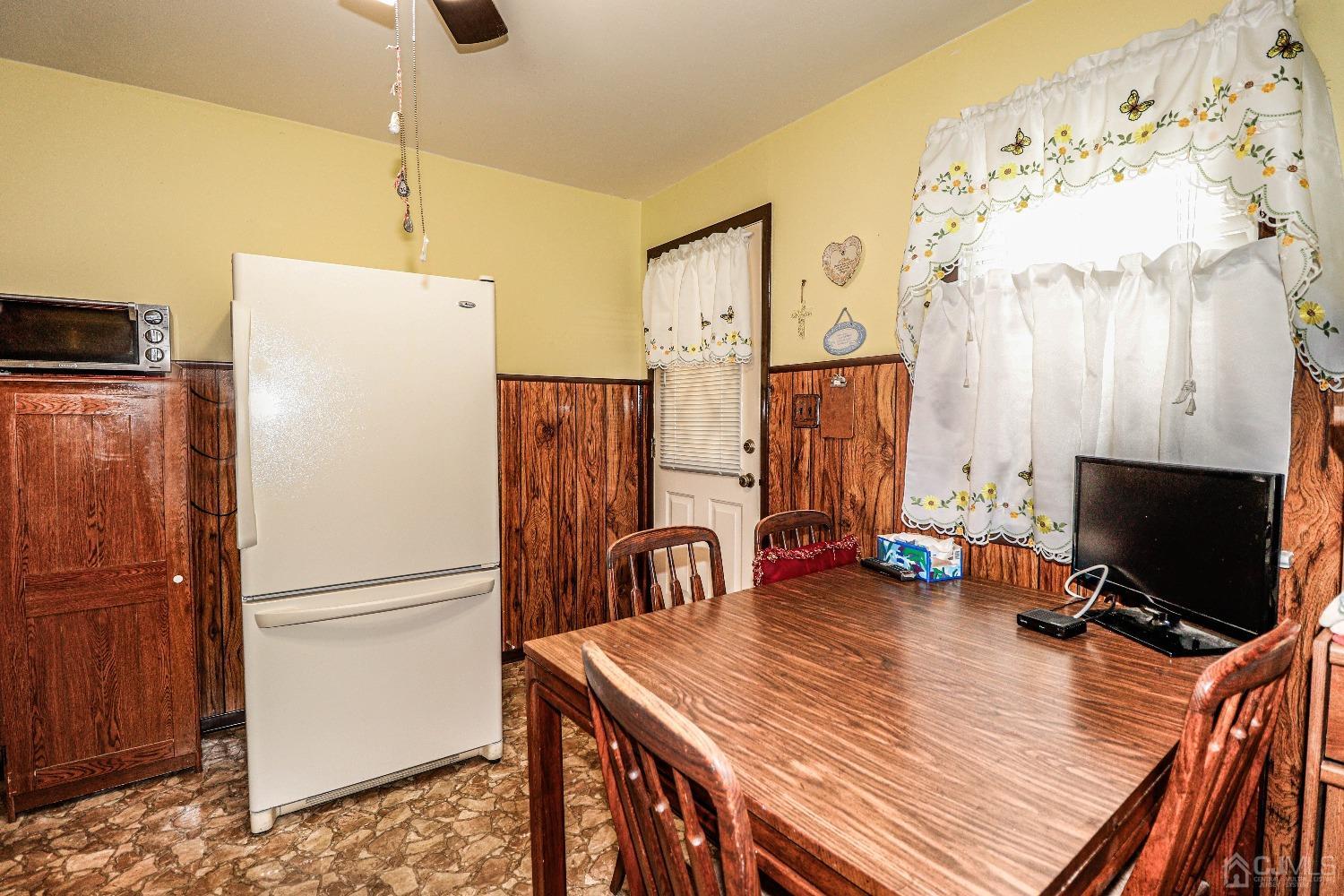 17 Meade Street Sewaren, NJ 07077 - Photo 13 of 30