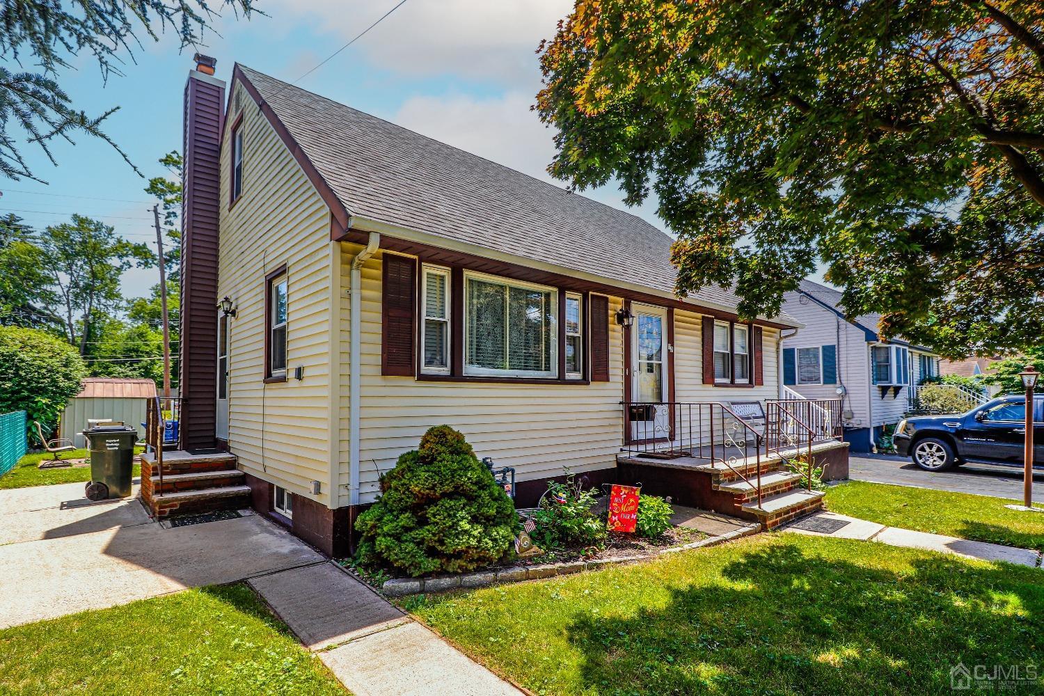 17 Meade Street Sewaren, NJ 07077 - Photo 2 of 30