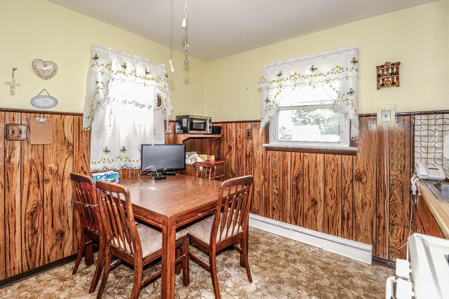 17 Meade Street Sewaren, NJ 07077 - Photo 10 of 30