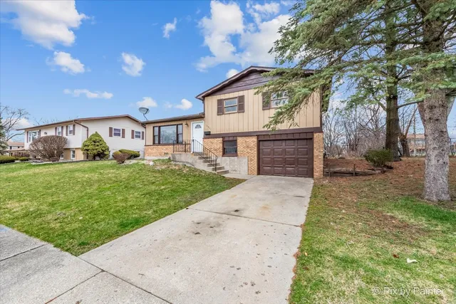 $2,800 | 18951 Chestnut Avenue, Country Club Hills, IL 60478