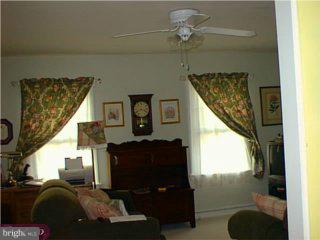 948 Edgewood Road Riegelsville, PA 18077 - Photo 4 of 6