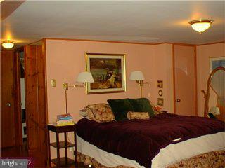 948 Edgewood Road Riegelsville, PA 18077 - Photo 5 of 6