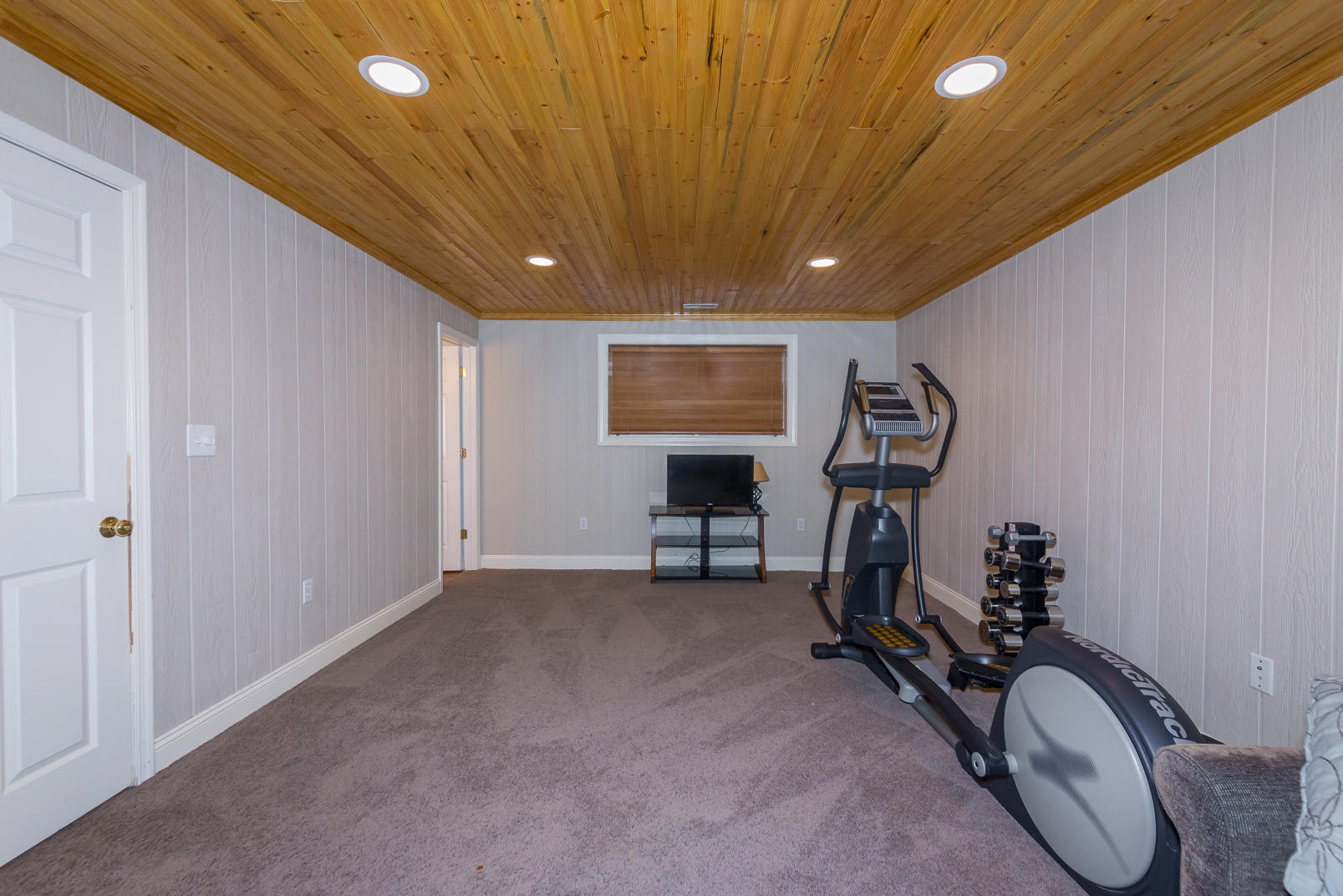 2013 Angus Road Northwest Roanoke, VA 24017 - Photo 26 of 28 IMG_2770