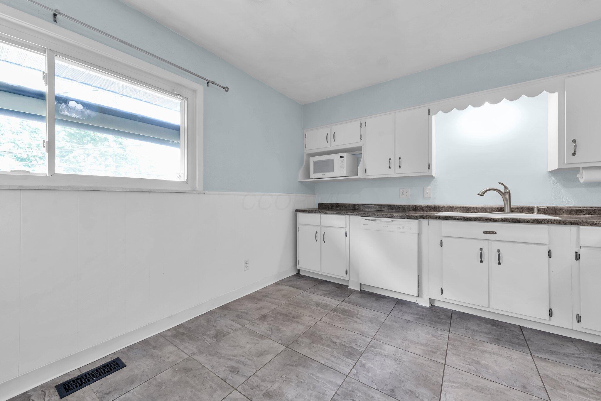 1293 Gresham Road Columbus, OH 43204 - Photo 15 of 33 19-web-or-mls-1293-gresham-rd