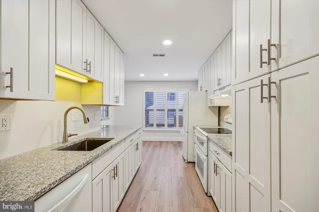 $359,900 | 18056 Rolling Meadow Way, Unit 260, Olney, MD 20832