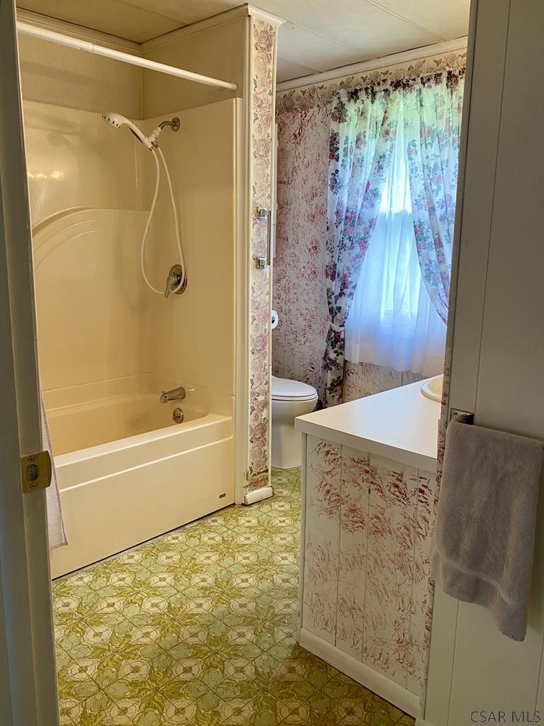 2058 Frankstown Road Johnstown, PA 15902 - Photo 39 of 63