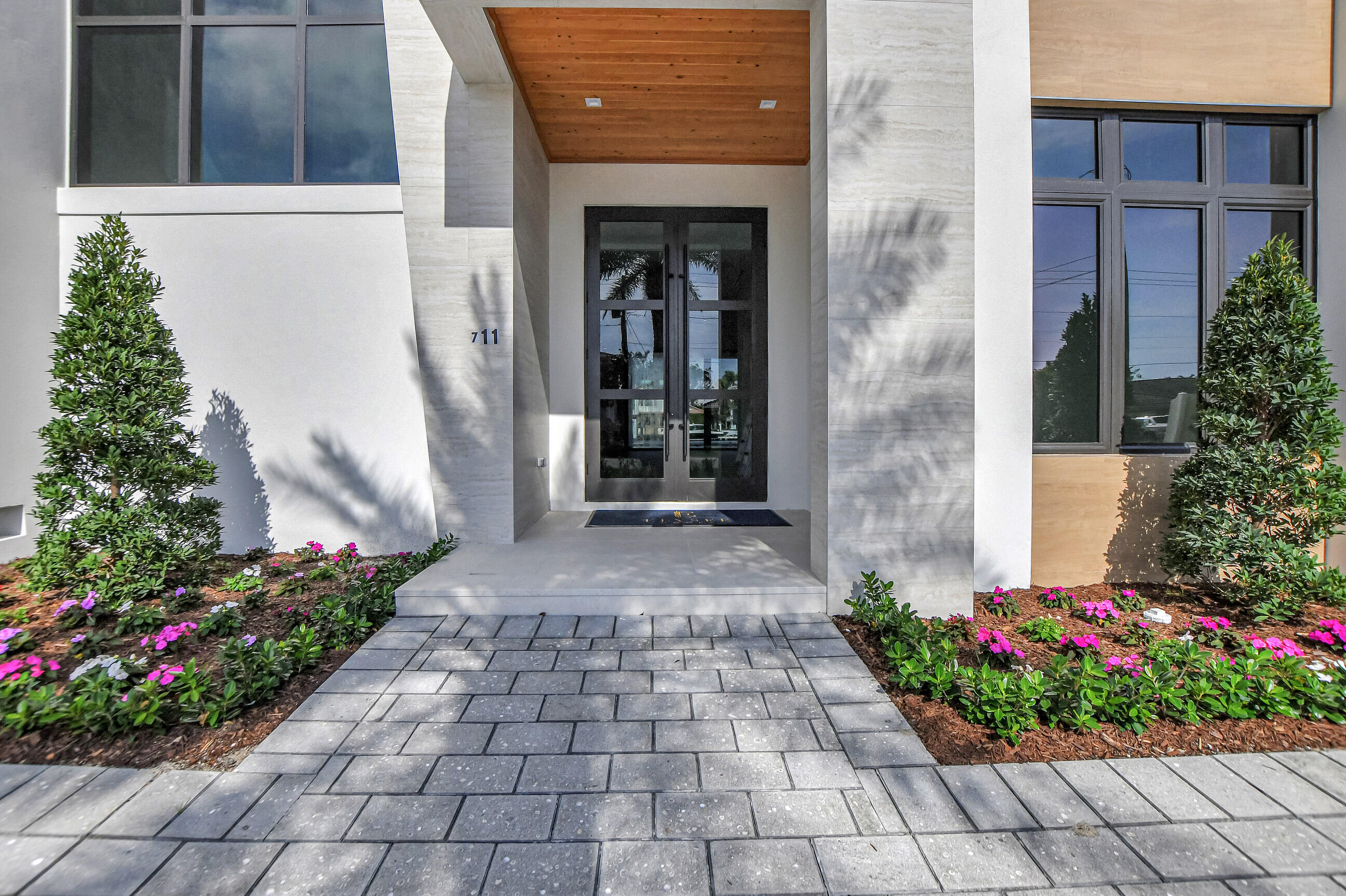 711 Northeast 32nd Street Boca Raton, FL 33431 - Photo 3 of 84 19_dsc_2576