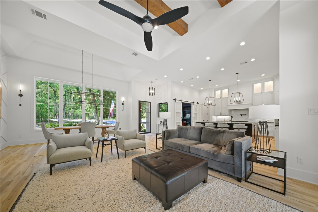 1629 Sawmill Road Franklin, TX 77856 - Photo 7 of 50 Gallery Image 7