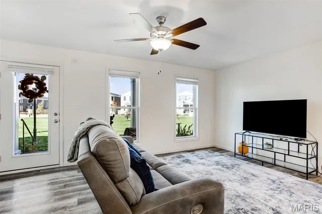 $363,900 | 120 Tiber Way, St. Charles, MO 63301